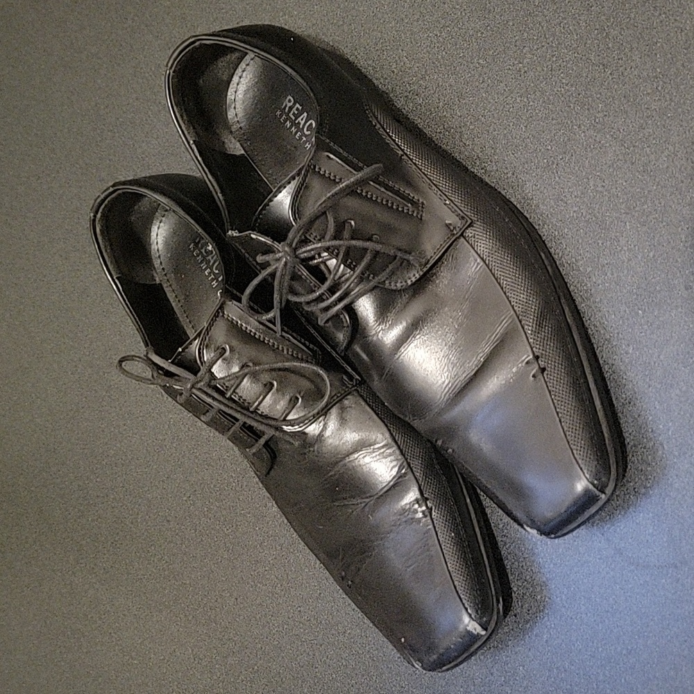 Kenneth Cole dress shoes